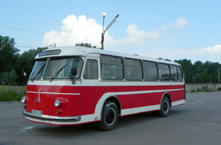 Серийный автобус ЛАЗ-695М в Москве