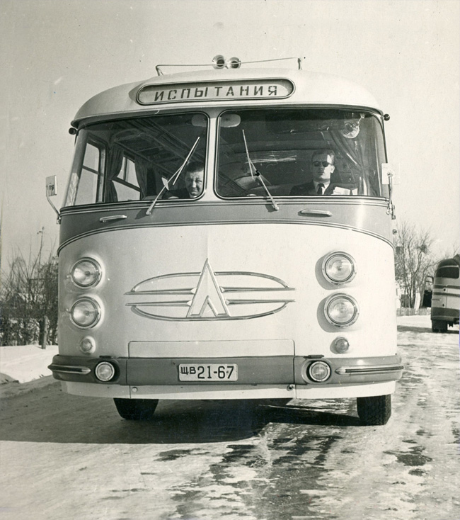 Автобус ЛАЗ-699А «Карпаты» Опытный II (№22-Э) вид спереди